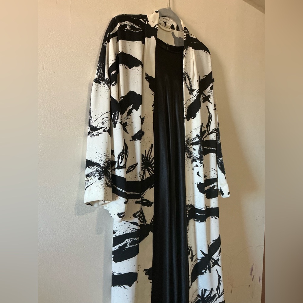 Babaton Black and White Abstract Print Duster jacket - Picture 3 of 6